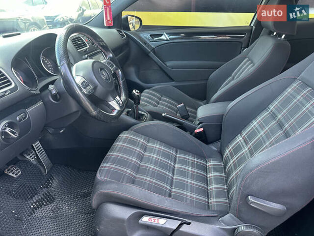 Серый Фольксваген Гольф ГТИ, объемом двигателя 2 л и пробегом 179 тыс. км за 8900 $, фото 7 на Automoto.ua