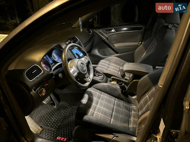 Сірий Фольксваген Гольф ГТІ, об'ємом двигуна 2 л та пробігом 224 тис. км за 9400 $, фото 11 на Automoto.ua