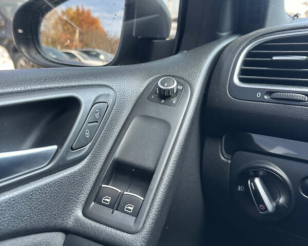 Серый Фольксваген Гольф ГТИ, объемом двигателя 2 л и пробегом 179 тыс. км за 8900 $, фото 13 на Automoto.ua