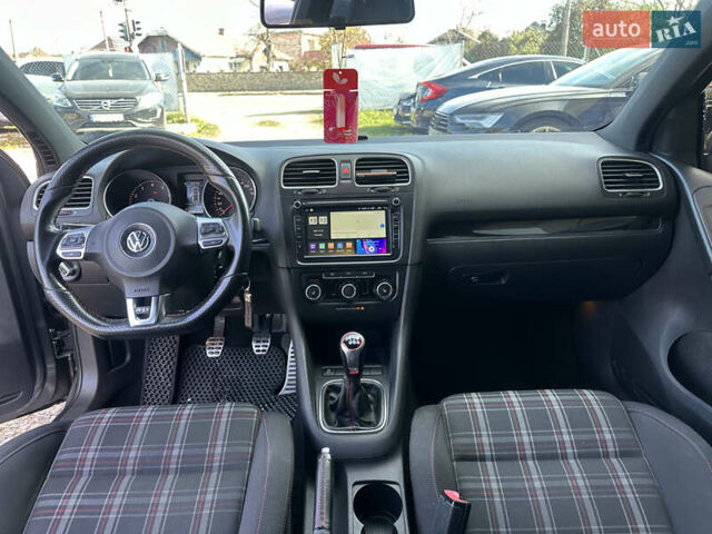 Серый Фольксваген Гольф ГТИ, объемом двигателя 2 л и пробегом 179 тыс. км за 8900 $, фото 8 на Automoto.ua