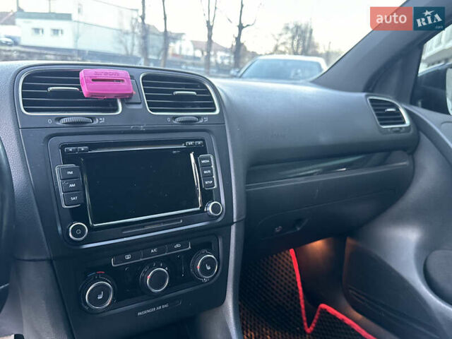 Серый Фольксваген Гольф ГТИ, объемом двигателя 2 л и пробегом 230 тыс. км за 9899 $, фото 18 на Automoto.ua