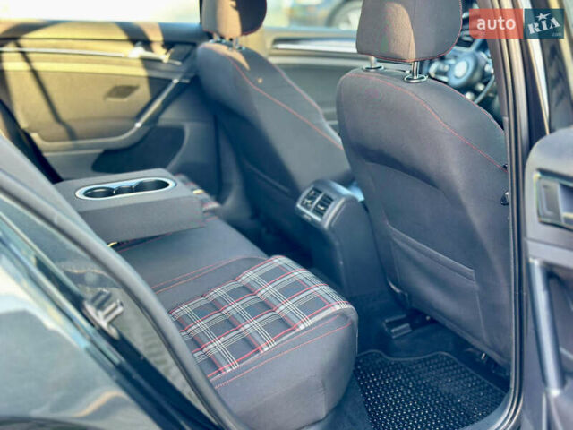 Серый Фольксваген Гольф ГТИ, объемом двигателя 1.98 л и пробегом 187 тыс. км за 13999 $, фото 7 на Automoto.ua