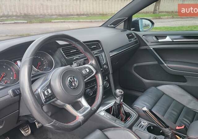 Серый Фольксваген Гольф ГТИ, объемом двигателя 1.98 л и пробегом 147 тыс. км за 13000 $, фото 25 на Automoto.ua