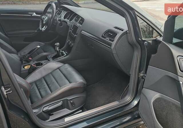 Серый Фольксваген Гольф ГТИ, объемом двигателя 1.98 л и пробегом 147 тыс. км за 13000 $, фото 33 на Automoto.ua