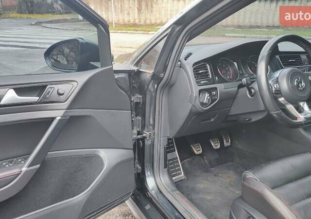 Серый Фольксваген Гольф ГТИ, объемом двигателя 1.98 л и пробегом 147 тыс. км за 13000 $, фото 23 на Automoto.ua