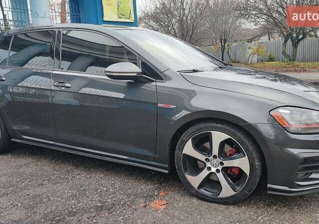 Серый Фольксваген Гольф ГТИ, объемом двигателя 1.98 л и пробегом 147 тыс. км за 13000 $, фото 11 на Automoto.ua