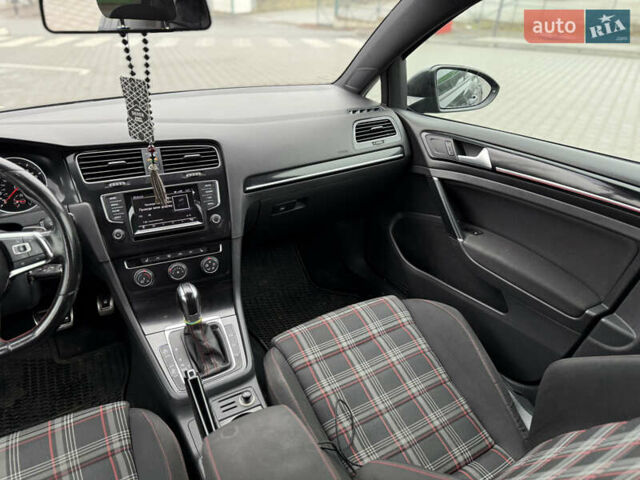 Серый Фольксваген Гольф ГТИ, объемом двигателя 1.98 л и пробегом 180 тыс. км за 13999 $, фото 24 на Automoto.ua