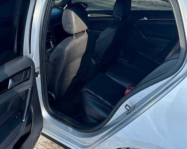 Серый Фольксваген Гольф ГТИ, объемом двигателя 1.98 л и пробегом 223 тыс. км за 14200 $, фото 6 на Automoto.ua