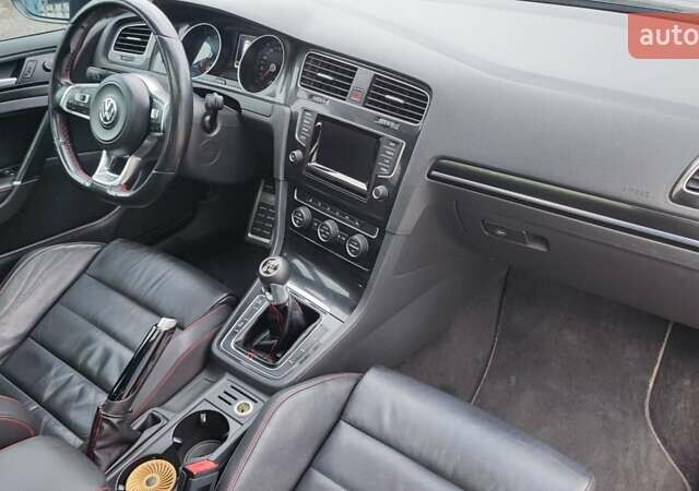 Серый Фольксваген Гольф ГТИ, объемом двигателя 1.98 л и пробегом 147 тыс. км за 13000 $, фото 32 на Automoto.ua