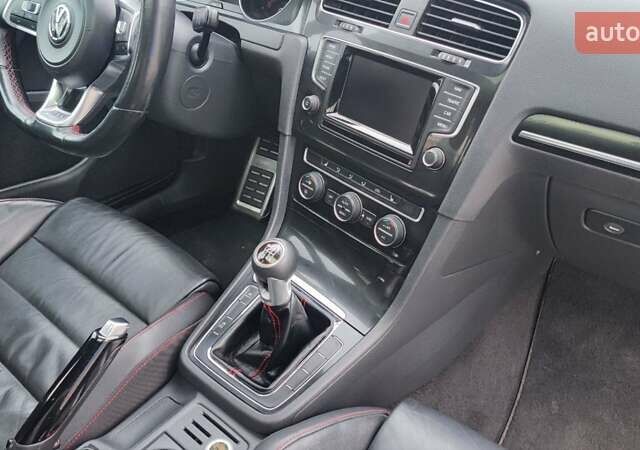 Серый Фольксваген Гольф ГТИ, объемом двигателя 1.98 л и пробегом 147 тыс. км за 13000 $, фото 31 на Automoto.ua