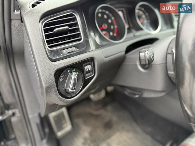 Серый Фольксваген Гольф ГТИ, объемом двигателя 1.98 л и пробегом 180 тыс. км за 13999 $, фото 34 на Automoto.ua