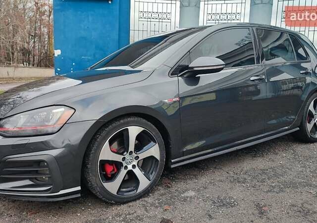 Серый Фольксваген Гольф ГТИ, объемом двигателя 1.98 л и пробегом 147 тыс. км за 13000 $, фото 3 на Automoto.ua