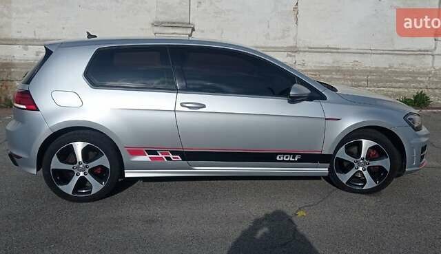 Серый Фольксваген Гольф ГТИ, объемом двигателя 1.98 л и пробегом 129 тыс. км за 15000 $, фото 3 на Automoto.ua