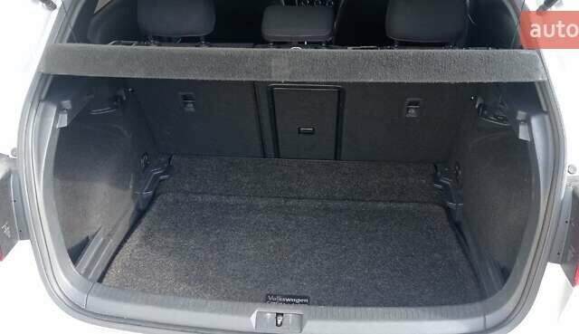 Серый Фольксваген Гольф ГТИ, объемом двигателя 1.98 л и пробегом 129 тыс. км за 15000 $, фото 10 на Automoto.ua