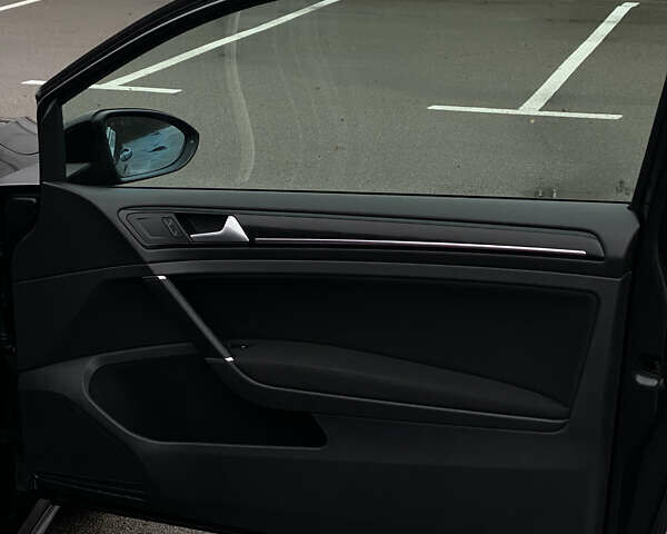 Серый Фольксваген Гольф ГТИ, объемом двигателя 1.98 л и пробегом 123 тыс. км за 13800 $, фото 33 на Automoto.ua