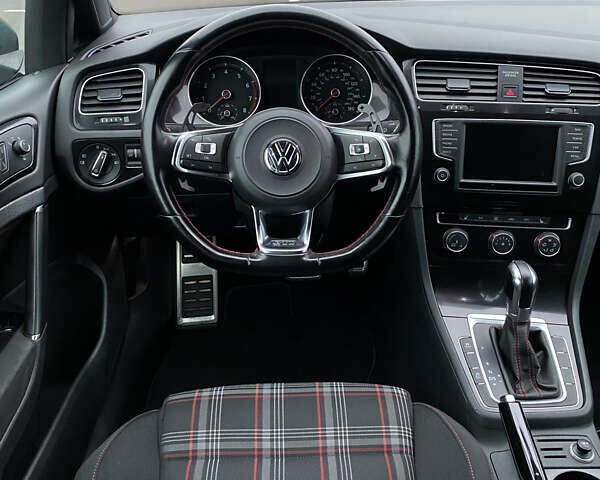 Серый Фольксваген Гольф ГТИ, объемом двигателя 1.98 л и пробегом 123 тыс. км за 13800 $, фото 32 на Automoto.ua