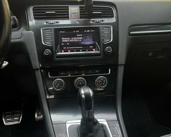 Серый Фольксваген Гольф ГТИ, объемом двигателя 1.98 л и пробегом 223 тыс. км за 14400 $, фото 13 на Automoto.ua