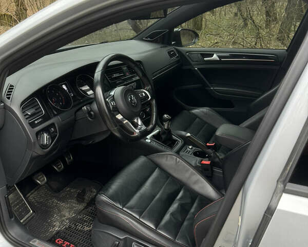 Серый Фольксваген Гольф ГТИ, объемом двигателя 1.98 л и пробегом 124 тыс. км за 13500 $, фото 6 на Automoto.ua