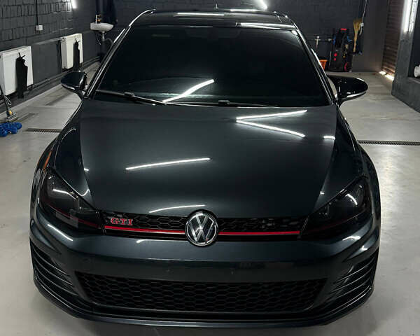 Серый Фольксваген Гольф ГТИ, объемом двигателя 1.98 л и пробегом 128 тыс. км за 17000 $, фото 1 на Automoto.ua