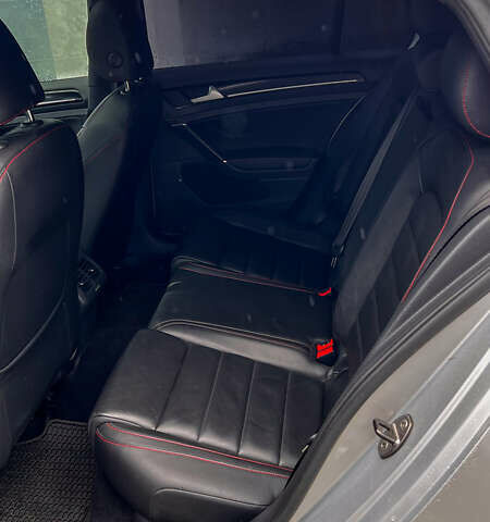 Серый Фольксваген Гольф ГТИ, объемом двигателя 1.98 л и пробегом 120 тыс. км за 17000 $, фото 17 на Automoto.ua