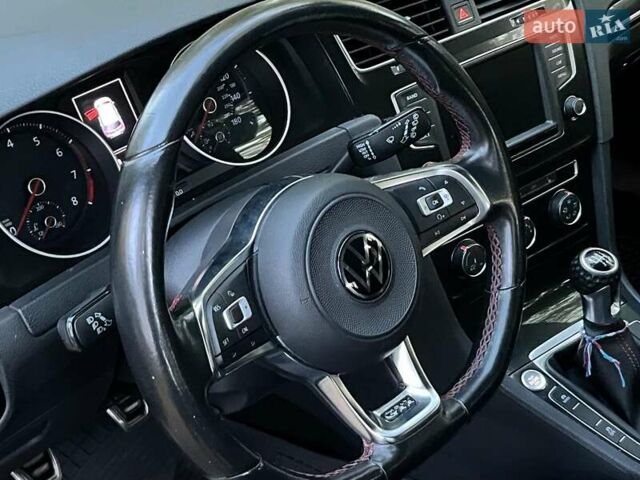 Серый Фольксваген Гольф ГТИ, объемом двигателя 2 л и пробегом 150 тыс. км за 13790 $, фото 16 на Automoto.ua