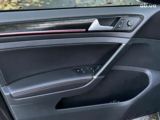 Серый Фольксваген Гольф ГТИ, объемом двигателя 2 л и пробегом 150 тыс. км за 13790 $, фото 15 на Automoto.ua