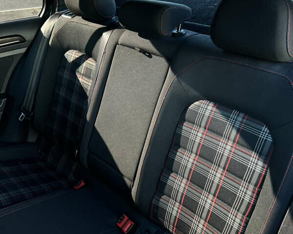 Серый Фольксваген Гольф ГТИ, объемом двигателя 1.98 л и пробегом 151 тыс. км за 15900 $, фото 13 на Automoto.ua