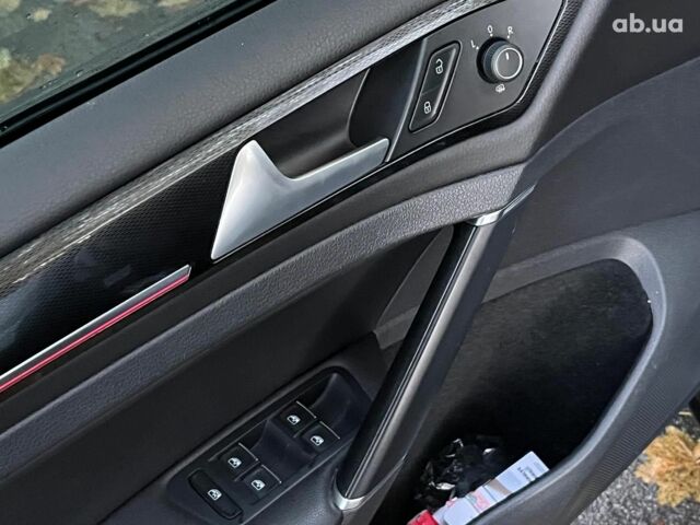 Серый Фольксваген Гольф ГТИ, объемом двигателя 2 л и пробегом 150 тыс. км за 13790 $, фото 16 на Automoto.ua