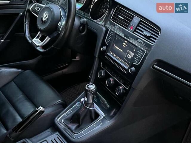Серый Фольксваген Гольф ГТИ, объемом двигателя 2 л и пробегом 150 тыс. км за 13790 $, фото 31 на Automoto.ua