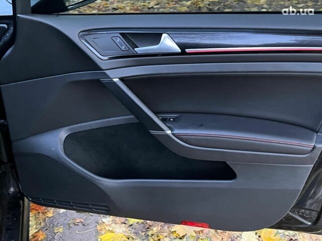 Серый Фольксваген Гольф ГТИ, объемом двигателя 2 л и пробегом 150 тыс. км за 13790 $, фото 30 на Automoto.ua