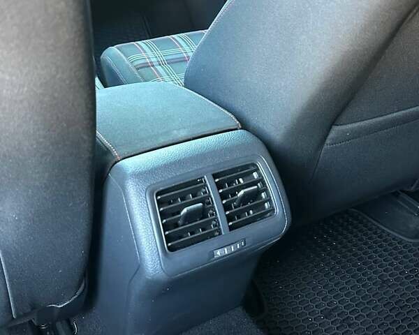 Сірий Фольксваген Гольф ГТІ, об'ємом двигуна 1.98 л та пробігом 268 тис. км за 12500 $, фото 13 на Automoto.ua