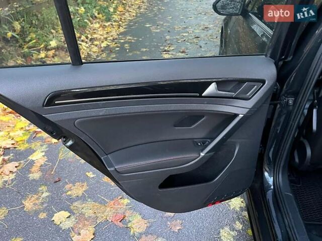 Серый Фольксваген Гольф ГТИ, объемом двигателя 2 л и пробегом 150 тыс. км за 13790 $, фото 25 на Automoto.ua