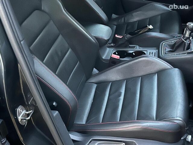 Серый Фольксваген Гольф ГТИ, объемом двигателя 2 л и пробегом 150 тыс. км за 13790 $, фото 32 на Automoto.ua