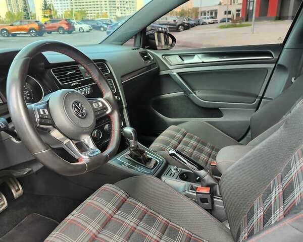 Сірий Фольксваген Гольф ГТІ, об'ємом двигуна 1.98 л та пробігом 133 тис. км за 16000 $, фото 12 на Automoto.ua