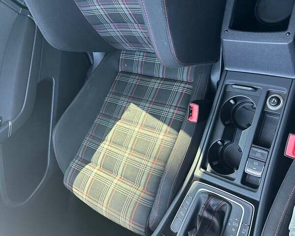 Сірий Фольксваген Гольф ГТІ, об'ємом двигуна 1.98 л та пробігом 51 тис. км за 22000 $, фото 33 на Automoto.ua