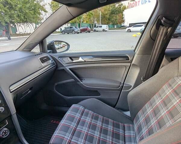 Серый Фольксваген Гольф ГТИ, объемом двигателя 1.98 л и пробегом 71 тыс. км за 16000 $, фото 16 на Automoto.ua