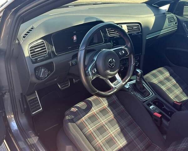 Сірий Фольксваген Гольф ГТІ, об'ємом двигуна 1.98 л та пробігом 51 тис. км за 22000 $, фото 25 на Automoto.ua