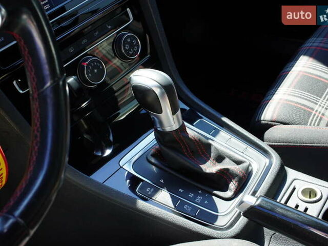 Серый Фольксваген Гольф ГТИ, объемом двигателя 2 л и пробегом 167 тыс. км за 15600 $, фото 22 на Automoto.ua