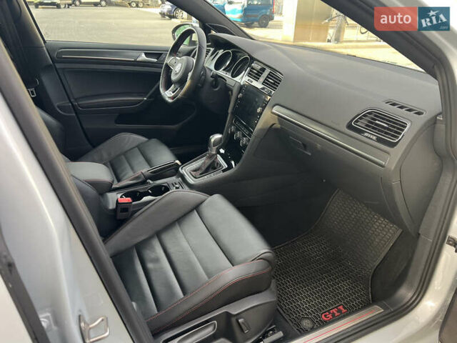 Серый Фольксваген Гольф ГТИ, объемом двигателя 1.98 л и пробегом 52 тыс. км за 23000 $, фото 4 на Automoto.ua