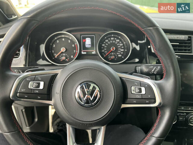 Серый Фольксваген Гольф ГТИ, объемом двигателя 1.98 л и пробегом 52 тыс. км за 23000 $, фото 7 на Automoto.ua