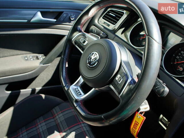 Серый Фольксваген Гольф ГТИ, объемом двигателя 2 л и пробегом 167 тыс. км за 15600 $, фото 19 на Automoto.ua