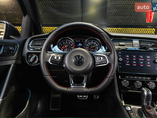 Серый Фольксваген Гольф ГТИ, объемом двигателя 2 л и пробегом 70 тыс. км за 20999 $, фото 25 на Automoto.ua