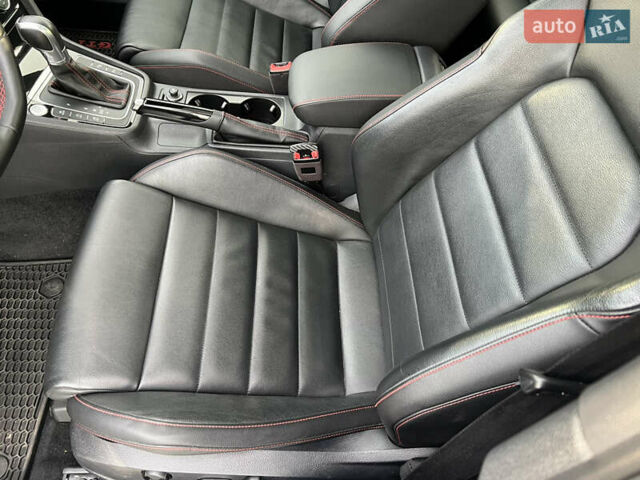 Серый Фольксваген Гольф ГТИ, объемом двигателя 1.98 л и пробегом 52 тыс. км за 23000 $, фото 5 на Automoto.ua