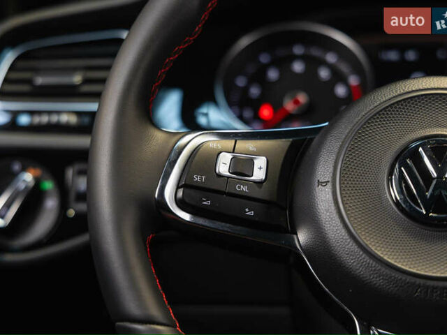 Серый Фольксваген Гольф ГТИ, объемом двигателя 2 л и пробегом 70 тыс. км за 20999 $, фото 19 на Automoto.ua