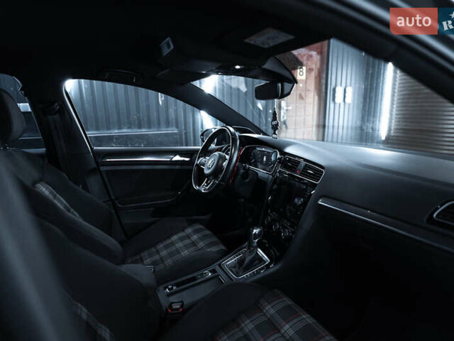 Серый Фольксваген Гольф ГТИ, объемом двигателя 1.98 л и пробегом 114 тыс. км за 23900 $, фото 9 на Automoto.ua