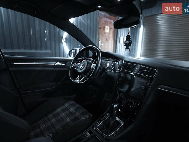 Серый Фольксваген Гольф ГТИ, объемом двигателя 1.98 л и пробегом 114 тыс. км за 23900 $, фото 10 на Automoto.ua