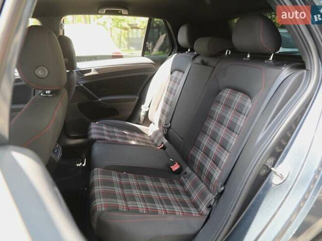 Серый Фольксваген Гольф ГТИ, объемом двигателя 1.98 л и пробегом 113 тыс. км за 17800 $, фото 6 на Automoto.ua