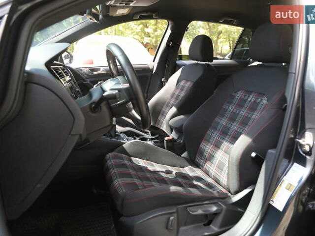 Серый Фольксваген Гольф ГТИ, объемом двигателя 1.98 л и пробегом 113 тыс. км за 17800 $, фото 7 на Automoto.ua