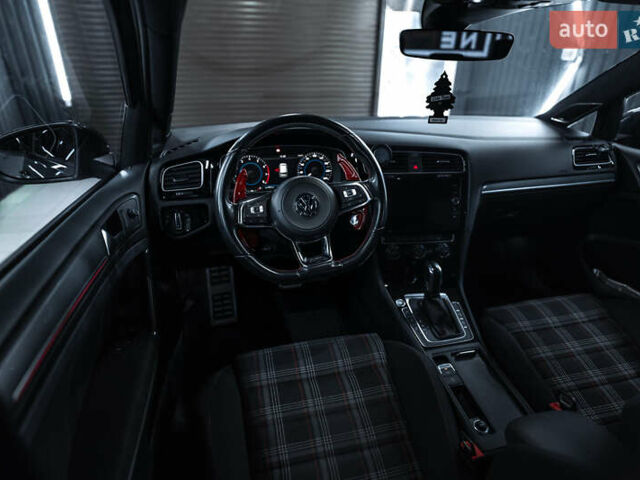 Серый Фольксваген Гольф ГТИ, объемом двигателя 1.98 л и пробегом 114 тыс. км за 23900 $, фото 6 на Automoto.ua