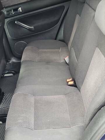 Синій Фольксваген Гольф ГТІ, об'ємом двигуна 1.6 л та пробігом 309 тис. км за 4600 $, фото 2 на Automoto.ua